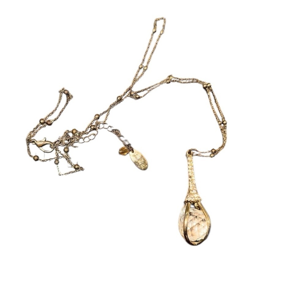 Jules B. Elegant Gold Pendant Necklace